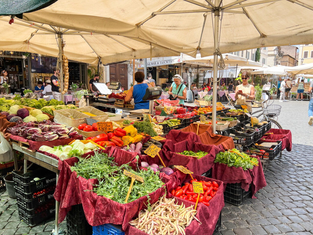 Food market in Rome