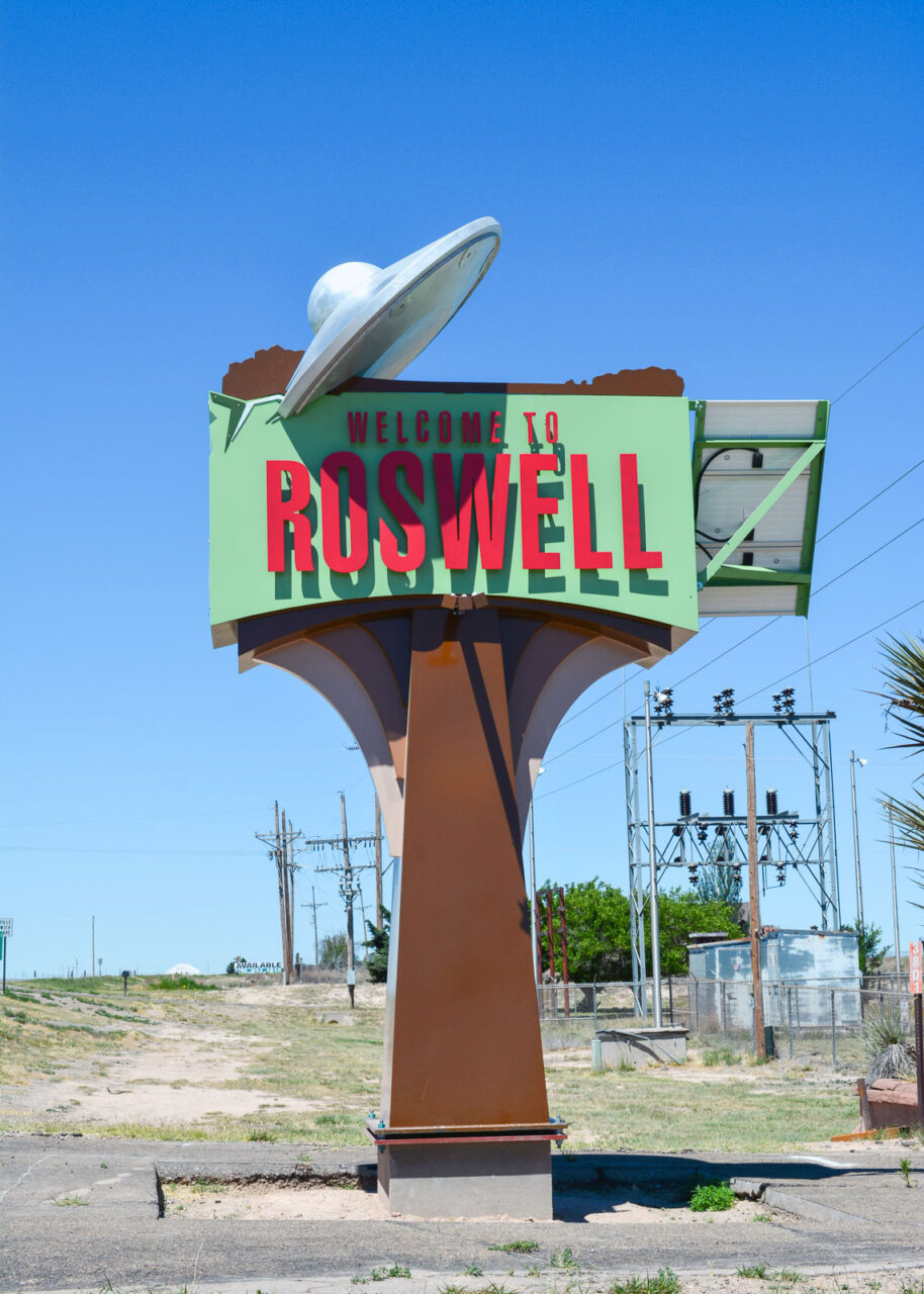 Welcome to Roswell sign, New Mexico