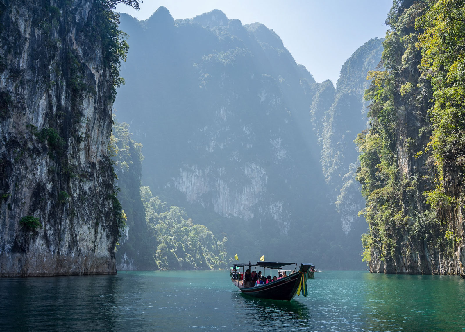 Vietnam vs Thailand: Which is Better to Travel To?