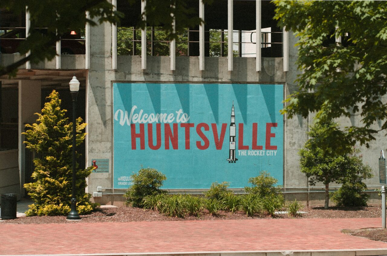 Welcome to Huntsville sign
