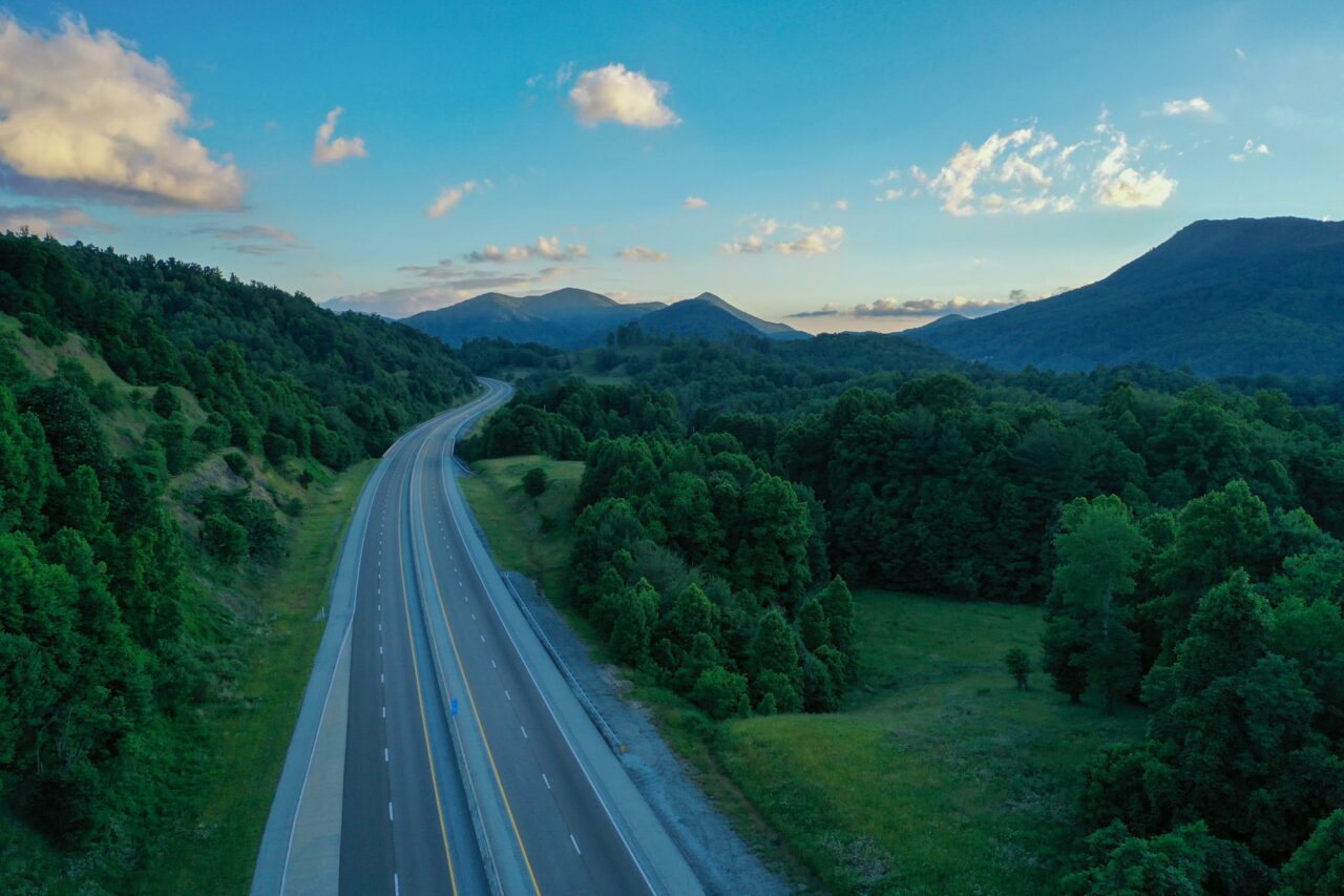 Road through the Tennessee mountains