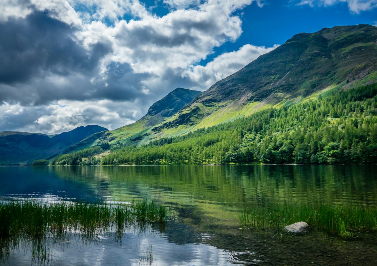 Lake and green hills in Buttermere, uk