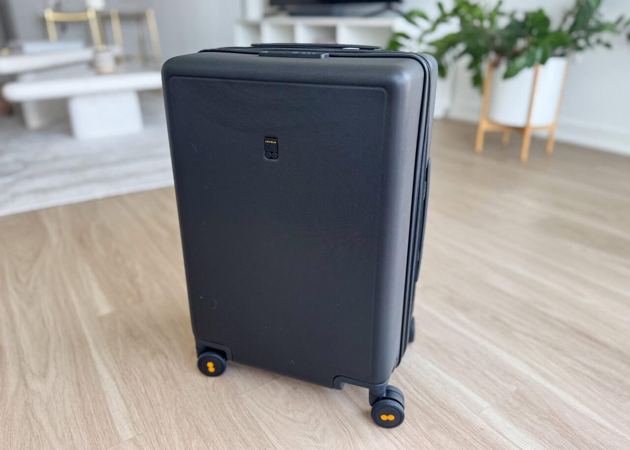 Level8 black Textured Carry on