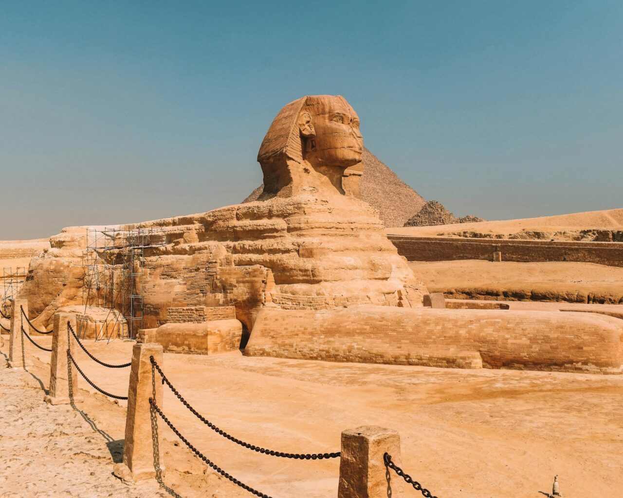 Sphinx in Giza during the daytime