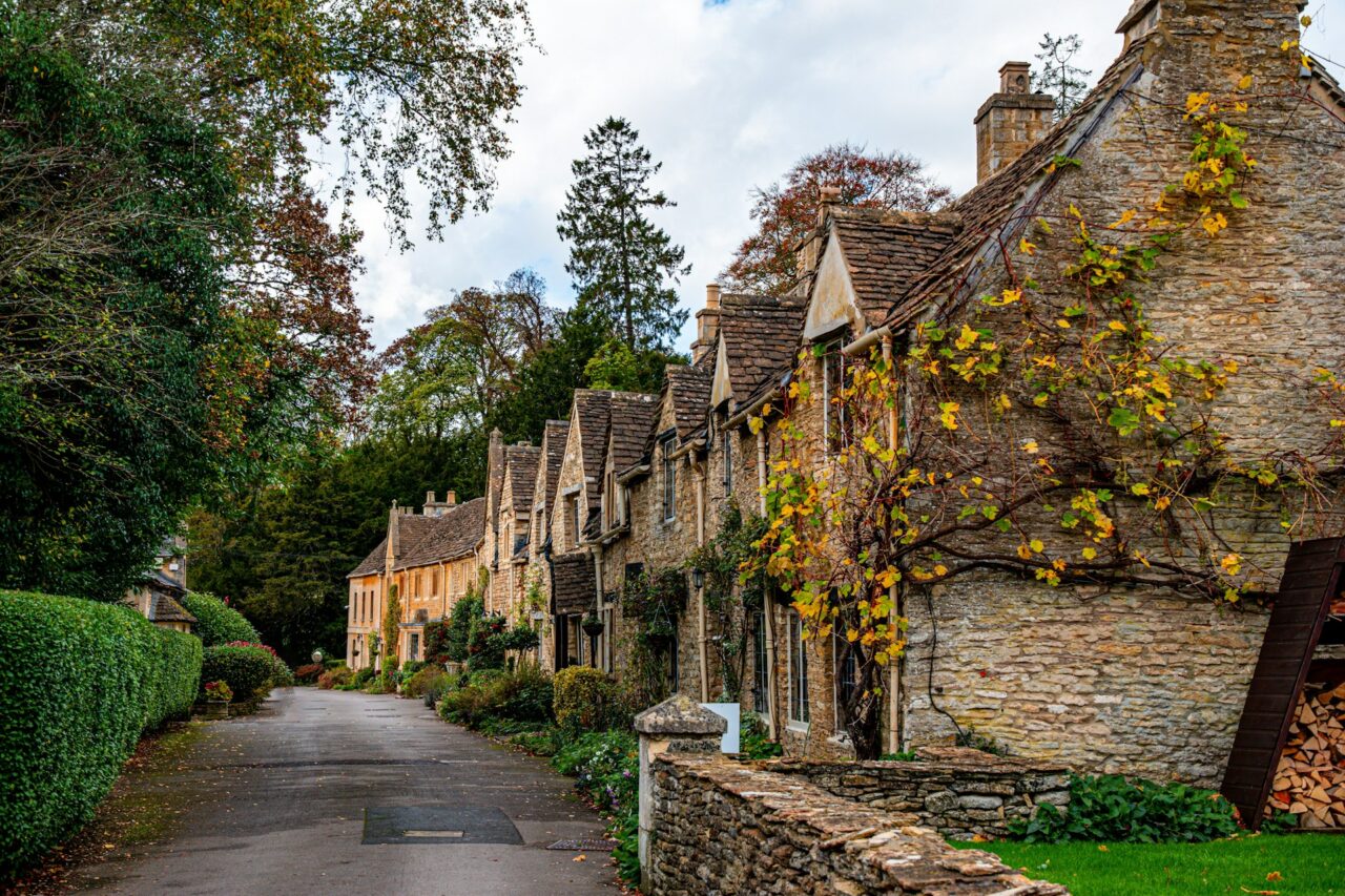 Row of stone cottages in the Cotswolds, UK