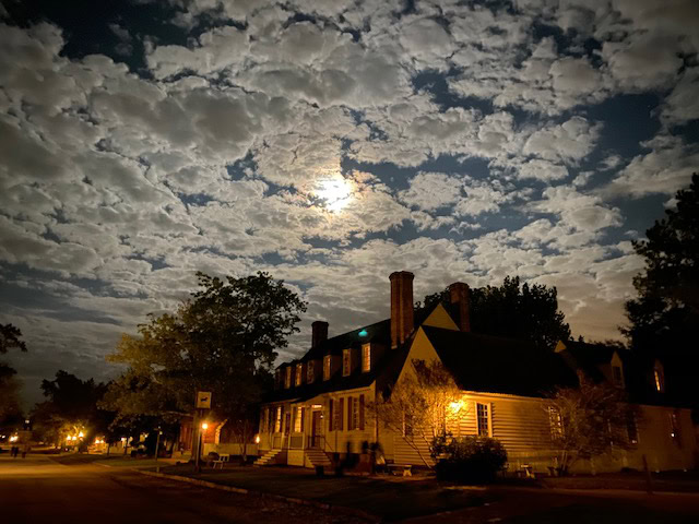 Colonial Williamsburg at night